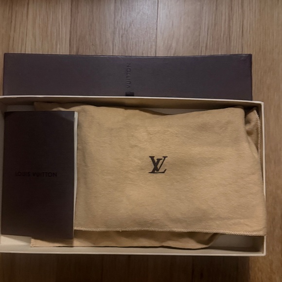 Louis Vuitton Pochette Florentine Crossbody/Waist Bag - Picture 12 of 13